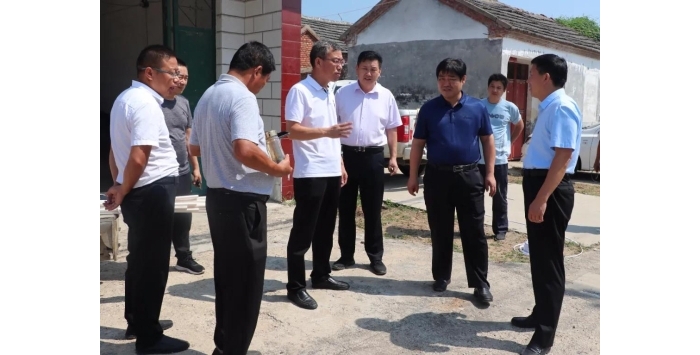縣政府副縣長布方鋒督導(dǎo)農(nóng)村改廁后續(xù)管護、城鄉(xiāng)環(huán)衛(wèi)一體化和冬季清潔取暖工作