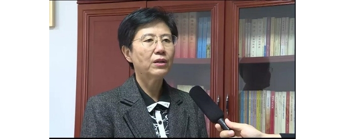 縣委書記李志紅、縣委副書記、縣長(zhǎng)李洪文參加人口普查登記并對(duì)人口普查工作提出要求